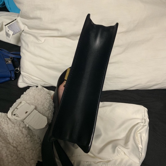 Gucci Sylvie Black Leather - Picture 5 of 8